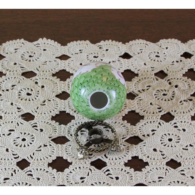 Pink 1990s Vintage Hand-Painted Easter Egg Birds & Ribbon Decoration on Golden Metal Base For Sale - Image 8 of 9