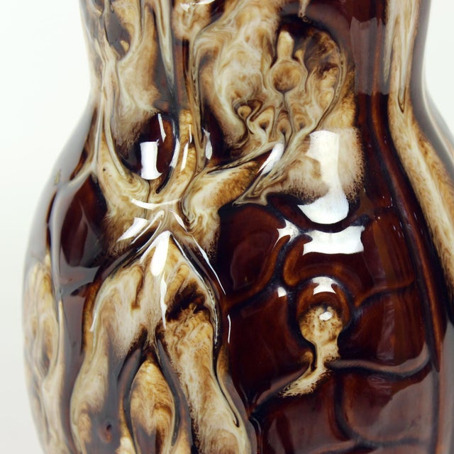 Mid-Century Modern Porcelain Trompe Lœil Vase, Czechoslovakia, 1960s For Sale - Image 9 of 10