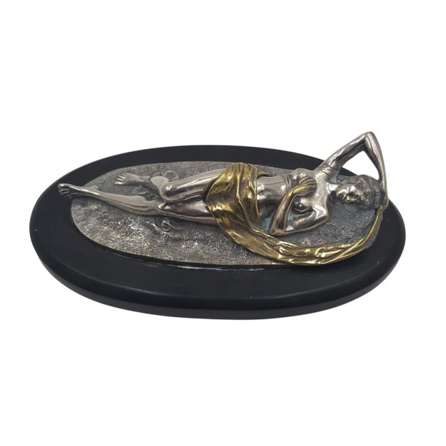 Art Deco 1920s Art Deco Silvered and Gilt Bronze Reclining Nude Sculpture – Attributed to Franz Bergman For Sale - Image 3 of 9