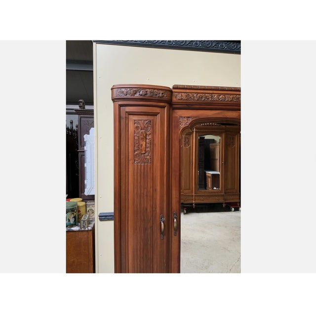 1930s Vintage Art Deco Wardrobe in Walnut, 1930 For Sale - Image 5 of 10