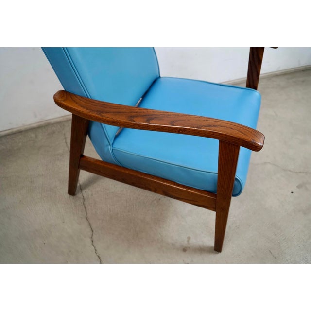 1960’s Mid-Century Modern Paoli Lounge Armchair For Sale - Image 11 of 12