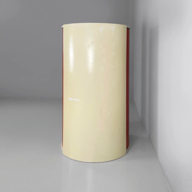 Italian Space Age Plastic Round Wardrobe by Fabio Lenci, 1970s For Sale - Image 3 of 18