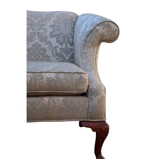 1990s Ethan Allen Chippendale Camelback Sofa in Silver-Champagne Silk Damask For Sale - Image 11 of 18