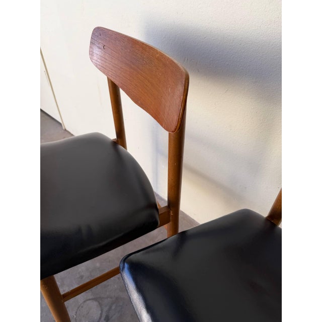Set of 4 Danish Teak Dining Chairs With Black Leather Seats | Mid-Century Modern 1960s For Sale In Los Angeles - Image 6 of 9