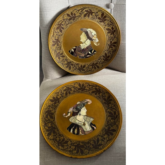 Kayser Sohn, Renaissance Figures – Pair of Decorative Inlaid Mother of Pearl and Tortoiseshell Corviniello Chargers 11 3/8", Dated 1884 For Sale - Image 9 of 17