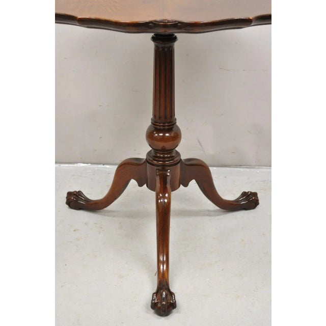 Traditional Early 20th Century Vintage Mahogany Chippendale Georgian Style Round Pie Crust Pedestal Side Table For Sale - Image 3 of 12
