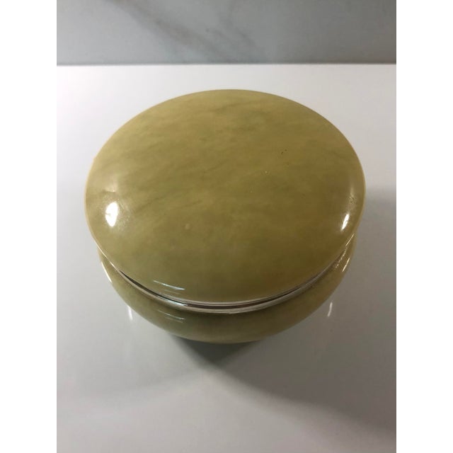 Mid-Century Modern Mid 20th Century Round Hinged Italian Box in Alabaster For Sale - Image 3 of 8