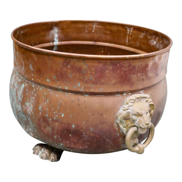 Early 20th Century Copper Planter Pot With Brass Lion's Head Handles and Lion's Claw Feet For Sale