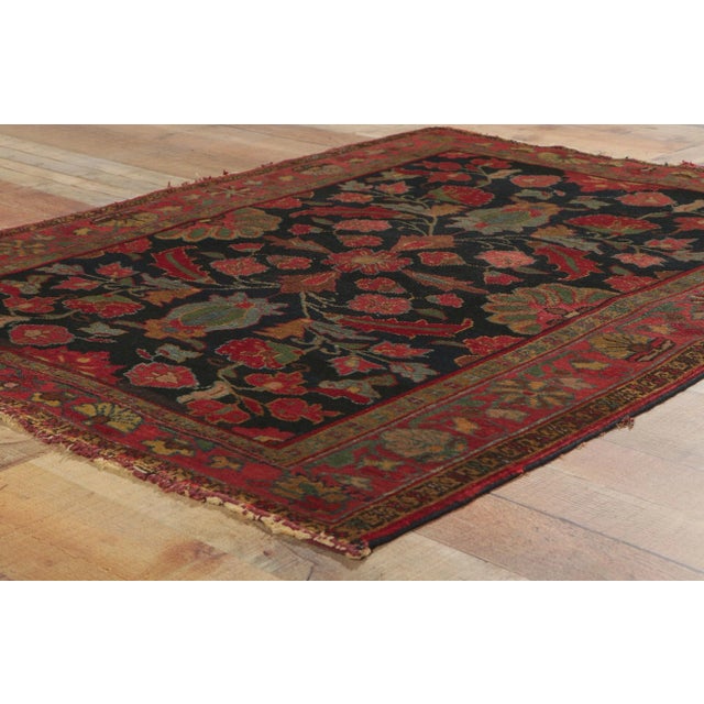 Late 19th Century Antique Persian Serapi Rug, 03'06 X 04'04 For Sale In Dallas - Image 6 of 9