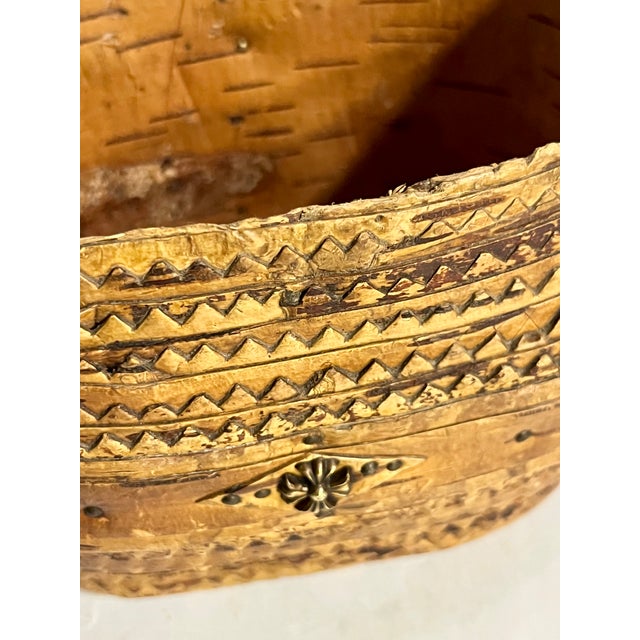 Antique French Tramp Art Birch Box With Scalloped Edge For Sale - Image 16 of 17