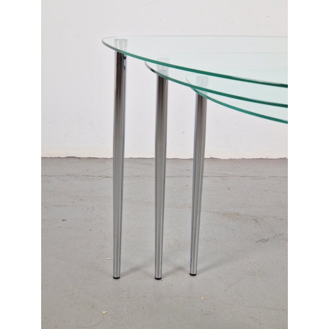 Mid-Century Modern Triangular Nesting Tables in Glass and Metal, 1970s, Set of 3 For Sale - Image 3 of 13
