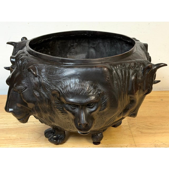 Early 20th Century Large Meiji Japanese Bronze Zoomorphic Jardinière Attributed to Genryusai Seiya For Sale - Image 5 of 18