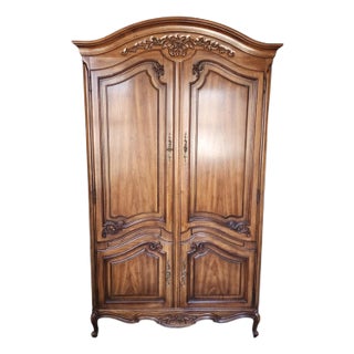 Very Clean Vintage Thomasville Furniture Fruitwood French Country Bedroom Wardrobe Armoire. C1979 For Sale