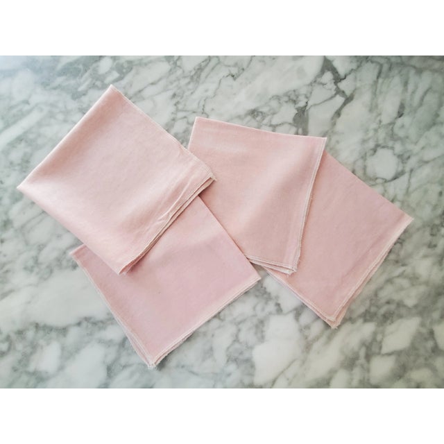 Modern Pink Linen Napkins With White Overlock Stitch Edges - Set of 4 For Sale - Image 3 of 5