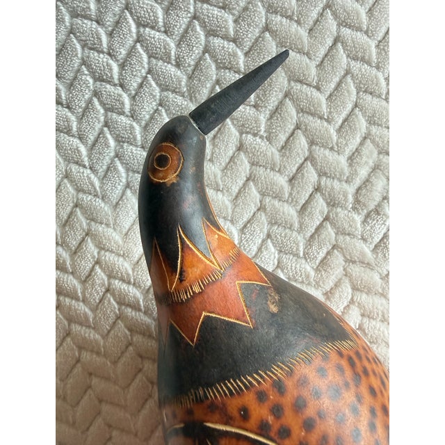 Vintage Peruvian Hand-Carved & Fire-Etched Gourd Bird Sculptures - Pair "Mate Burilado" Hand-Carved Gourd Birds For Sale In Baltimore - Image 6 of 12