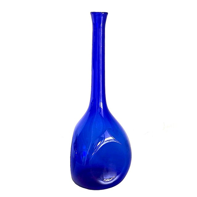 Offered is a stunning 1960s cobalt blue glass vase designed by Arthur Carlsson Percy for Gullaskruf Glaswerk in Sweden....