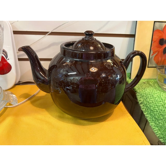 Vintage dark brown “Brown Betty” Tea pot jug made by ALB, Alcock, Lindley and Bloore. This is a classic type of British...