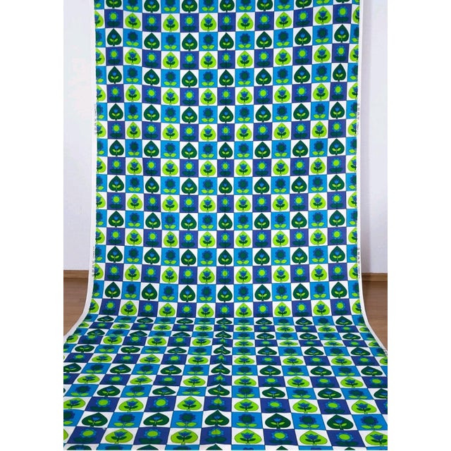 The bale has 20 meters, unused fabric