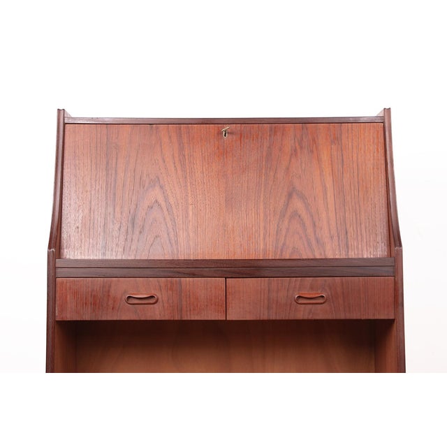 Scandinavian Brown Teak Desk, 1960 For Sale - Image 3 of 15