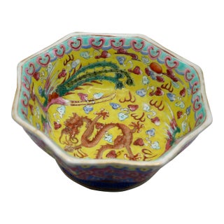 Antique Chinese Famille Rose Ruby Graviata Octagonal Dragon & Phoenix Bowl, Late Qing/Republic Era For Sale