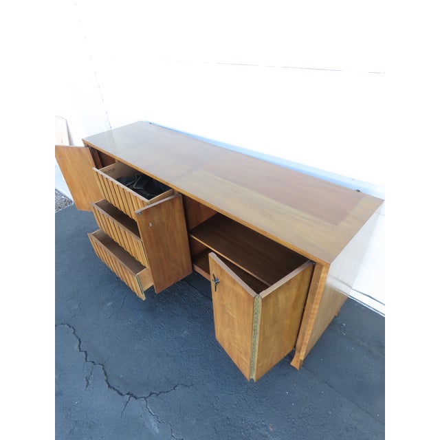 John Widdicomb Mid Century Two Part Sideboard Display Shelves Bookcase 6417 For Sale In Miami - Image 6 of 18