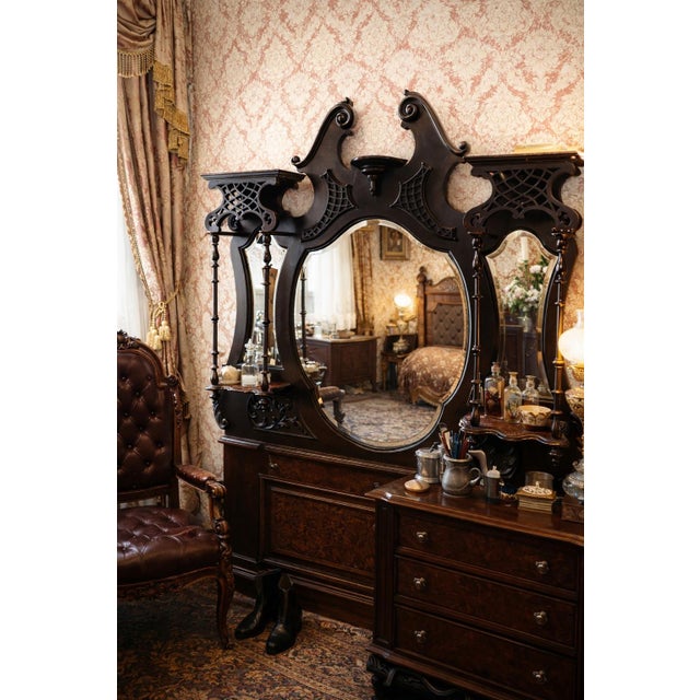 Late 18th Century Antique Ebonized Victorian Architectural Mirror With 3 Beveled Mirrors & Shelves – Chippendale Revival For Sale - Image 5 of 12