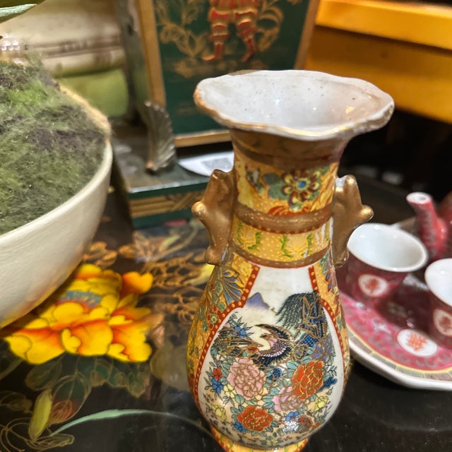 Asian Vintage Small Asian Style Ceramic Vase With Gold Accents For Sale - Image 3 of 6