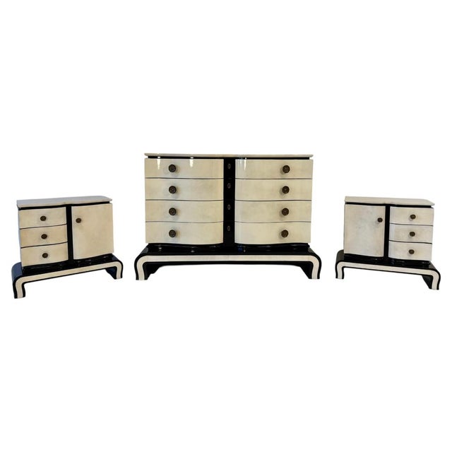 Art Deco Parchment and Black Lacquered Nightstands by Osvaldo Borsani, Italy, 1940s, Set of 2 For Sale - Image 6 of 7