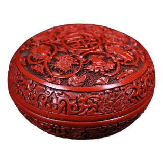 Vintage Chinese Cinnabar Lacquer Round Box – Carved Floral Motif, Jewelry Trinket Box For Sale
