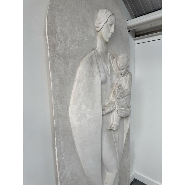 1920s Large Plaster Motherhood Relief attributed to Domenico De Lisi, 1920s For Sale - Image 5 of 11