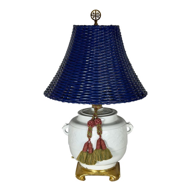 Vintage Chinoiserie White Ginger Jar Table Lamp With Navy Blue Wicker Shade - Newly Painted For Sale
