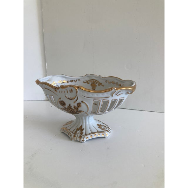 Paris Porcelain Small Urn Basket With Gold Decoration and Old Markings For Sale - Image 4 of 9