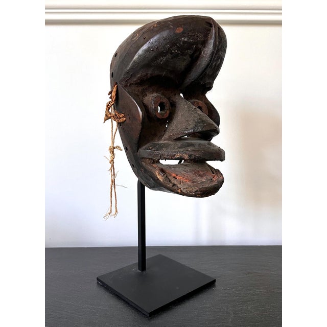 Guere Mask from Cote d'Ivoire Africa with Sotheby's Sticker For Sale - Image 10 of 17