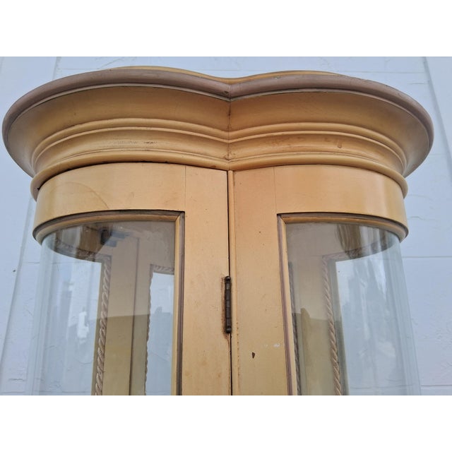 1920s 1920's Italian Venetian Regency Tall Clover Form Display Cabinet For Sale - Image 5 of 18