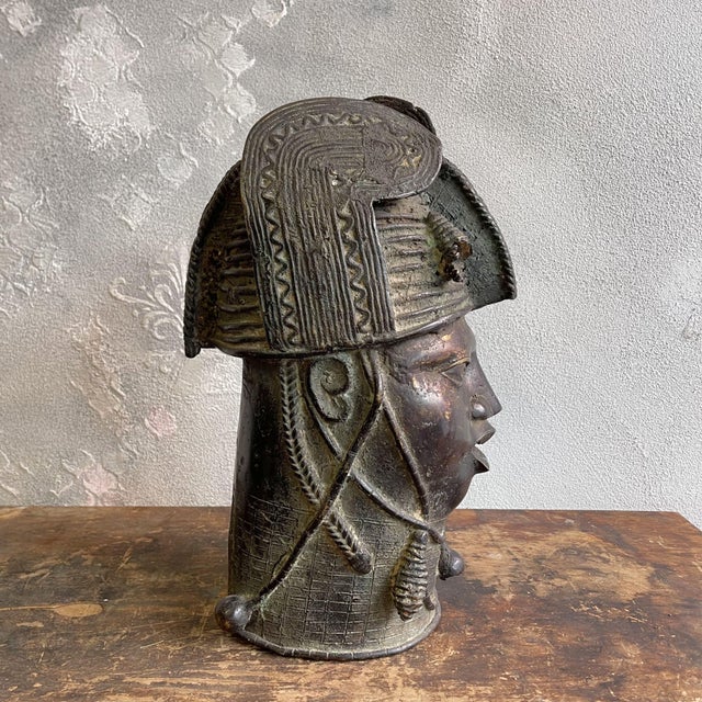 Lost-Wax Head of a Yoruba Oba from the Benin Kingdom, 1950s, Bronze For Sale - Image 11 of 14