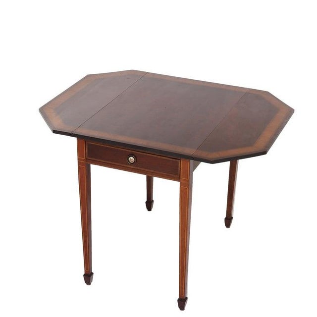 Antique Pembroke Style Banded & Inlaid Mahogany Drop Leaf Table Unsigned C1920 Measures - 28 5/8" x 38 3/8" x 30" This...
