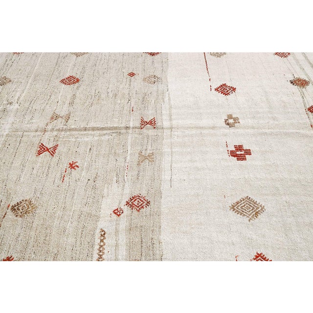 Mid 20th Century Embroidered Vintage Hemp Kilim For Sale - Image 4 of 7