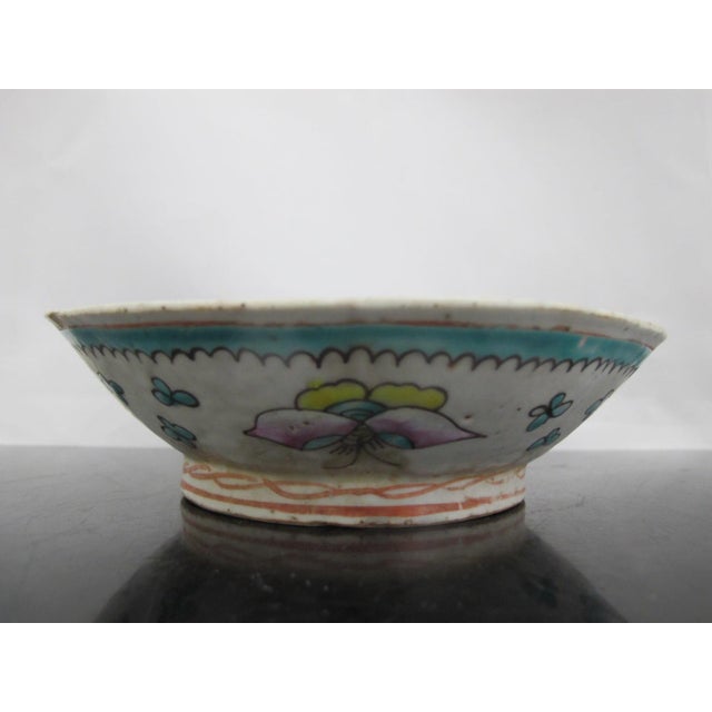 Late 19th Century Chinese Nyonya Porcelain Butterfly & Flower Enamel Bowl With Turquoise Center For Sale - Image 5 of 10
