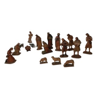 Wooden Nativity Scene by Karl Kuolt for Anri Val Gardena, Italy, 1950s, Set of 17, Set of 17 For Sale
