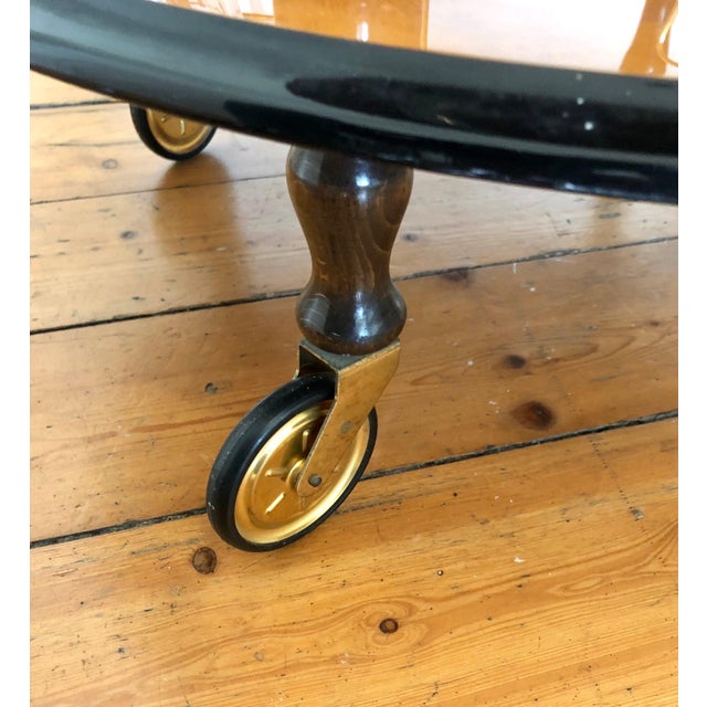 Italian Sorrento Drop Leaf Rosewood Serving Trolley with Inlaid Brass Decor, 1950s For Sale - Image 4 of 6