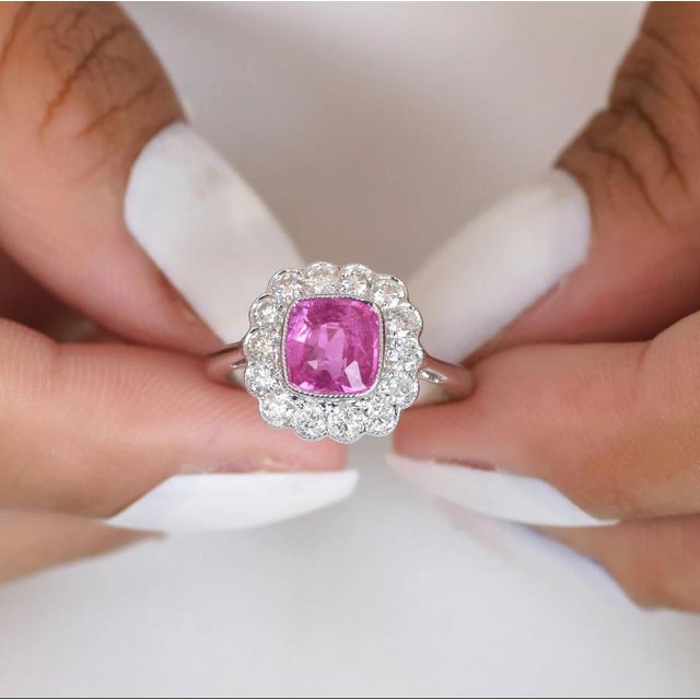 Pink Natural 2.29 cts pink sapphire & 0.81 cts diamond ring in 18k gold For Sale - Image 8 of 18