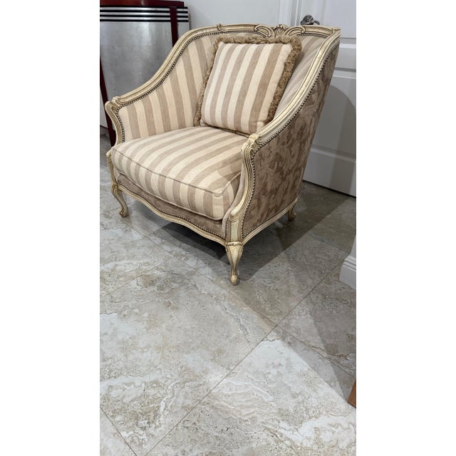 Henredon Beacon Hill 1990s Oversized French Country Bergère Armchair For Sale In Miami - Image 6 of 12