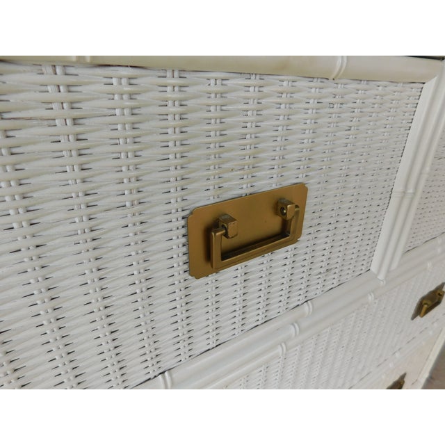Faux Bamboo Campaign Style Wicker Chest Coastal Style Attributed to Henry Link For Sale In Philadelphia - Image 6 of 14