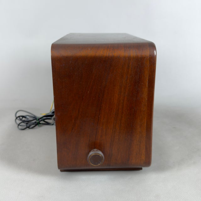 Vintage Swiss Type 2201 Valve Radio in Wood from Paillard For Sale - Image 3 of 17