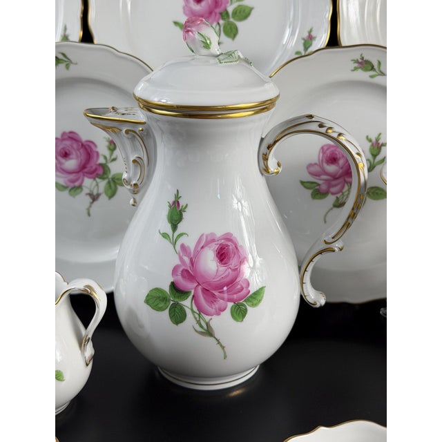 Ceramic Rote Rose Coffee Service in Porcelain from Meissen, Germany, 1980s, Set of 23 For Sale - Image 7 of 17