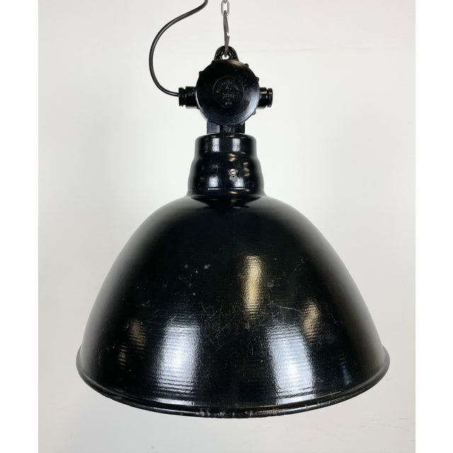 Mid-Century Modern East German Black Enamel Factory Light by LBD Veb Leuchtenbau, Dresden, 1950s For Sale - Image 3 of 16