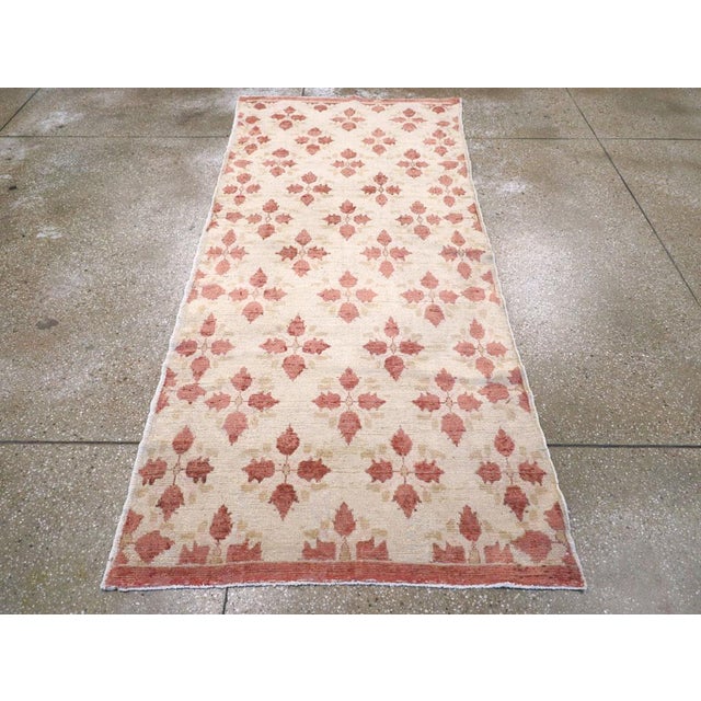 Galerie Shabab Collection Mid-20th Century Turkish Anatolian Rug For Sale - Image 4 of 10