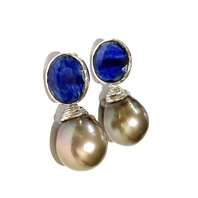 Bochic “Orient” South Sea Pearl & Blue Sapphire Earrings Set 18K Gold&Silver - 2 Pieces For Sale - Image 4 of 5