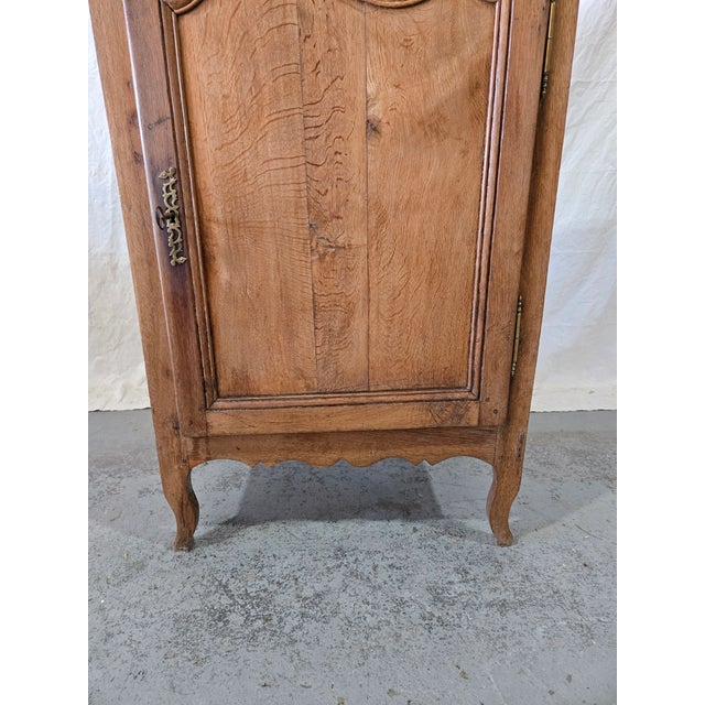 19th Century French Louis XV Provincial Oak Cabinet For Sale - Image 10 of 10