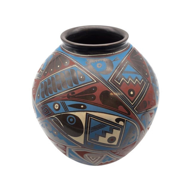Signed Rodrigo Perez Mata Ortiz Polychrome Ceramic Vessel Casas Grandes 9" For Sale - Image 9 of 13